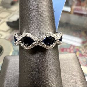 14 White Gold Diamond & Sapphire Ring
